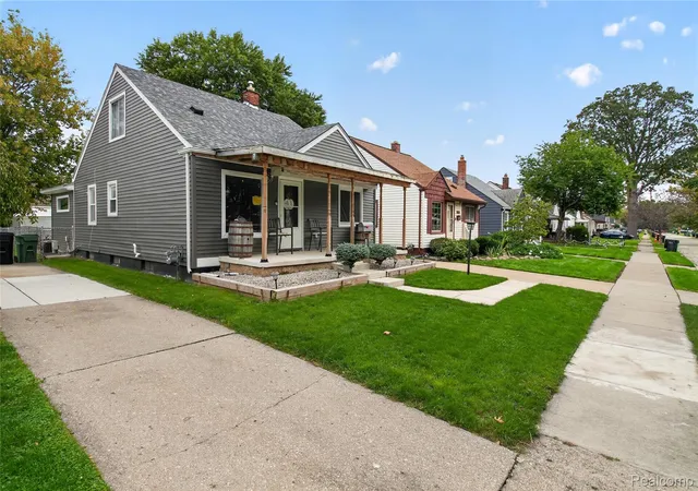Photo 2 of Single family home for sale at 14924 Euclid Ave, Allen Park, MI 48101 | MLS# 20261080223 | Listing updated on 2026-10-17