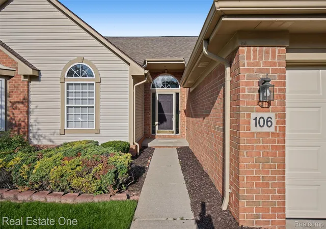 Condo for sale at 106 Shore Brk Ln #31, Walled Lake, MI 48390 | MLS# 20261080229