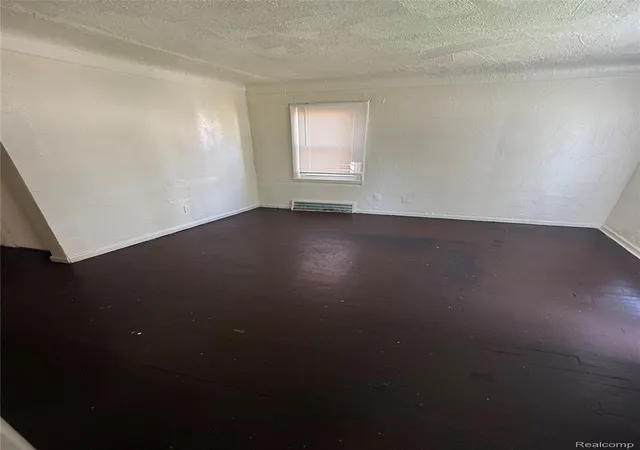 Photo 3 of Single family home for sale at 18659 Shaftsbury Ave, Detroit, MI 48219 | MLS# 20261080241 | Listing updated on 2026-10-12