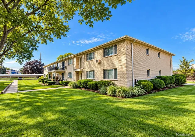Photo 1 of Condo for sale at 4113 Telegraph Rd #216, Bloomfield Hills, MI 48302 | MLS# 20261080248 | Listing updated on 2026-10-10