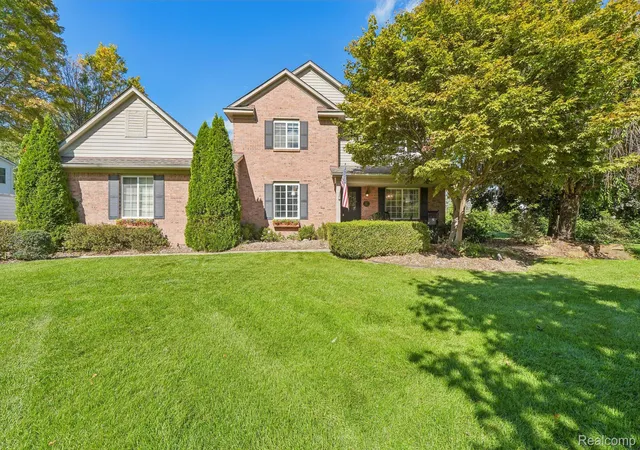 Photo 1 of Single family home for sale at 337 Ml Pond Ln, Milford, MI 48381 | MLS# 20261080254 | Listing updated on 2026-10-19