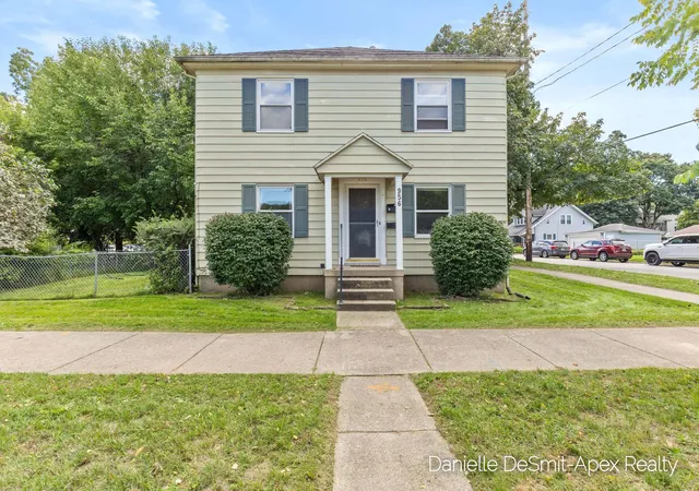 Photo 1 of Sale Pending at 956 Hovey St Sw, Grand Rapids, MI 49504 | MLS# 65026052856 | Listing updated on 2026-10-21