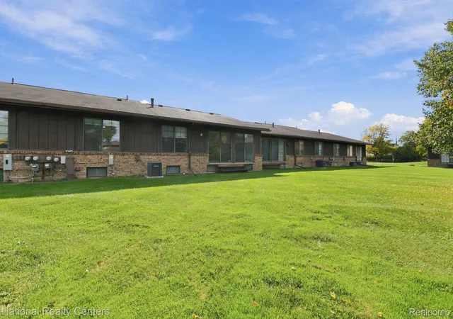Photo 3 of Condo for sale at 27332 Collingwood Dr, Southfield, MI 48033 | MLS# 20261080257 | Listing updated on 2026-10-14