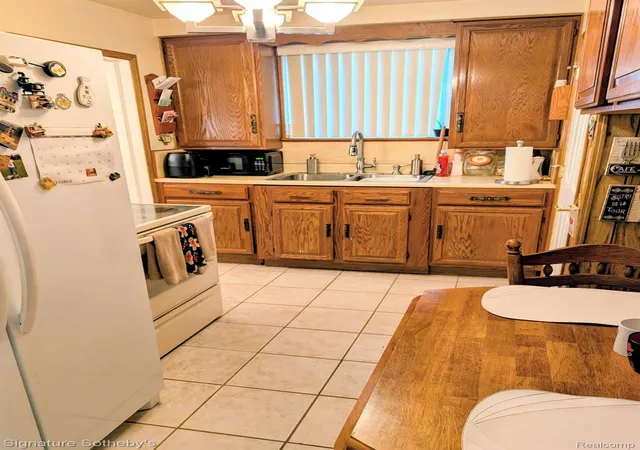 Photo 3 of Single family home for sale at 17268 Sunderland Rd, Detroit, MI 48219 | MLS# 20261080265 | Listing updated on 2026-10-06