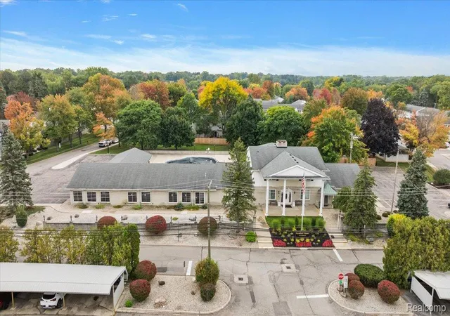 Photo 2 of Condo for sale at 171 Manor Way #146, Rochester Hills, MI 48309 | MLS# 20261080295 | Listing updated on 2026-10-06