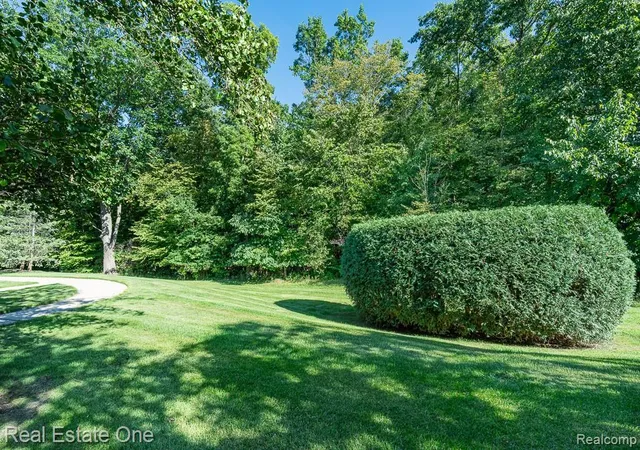 Photo 3 of Condo for sale at 3491 Tremonte Cir S, Rochester, MI 48306 | MLS# 20261080300 | Listing updated on 2026-10-11