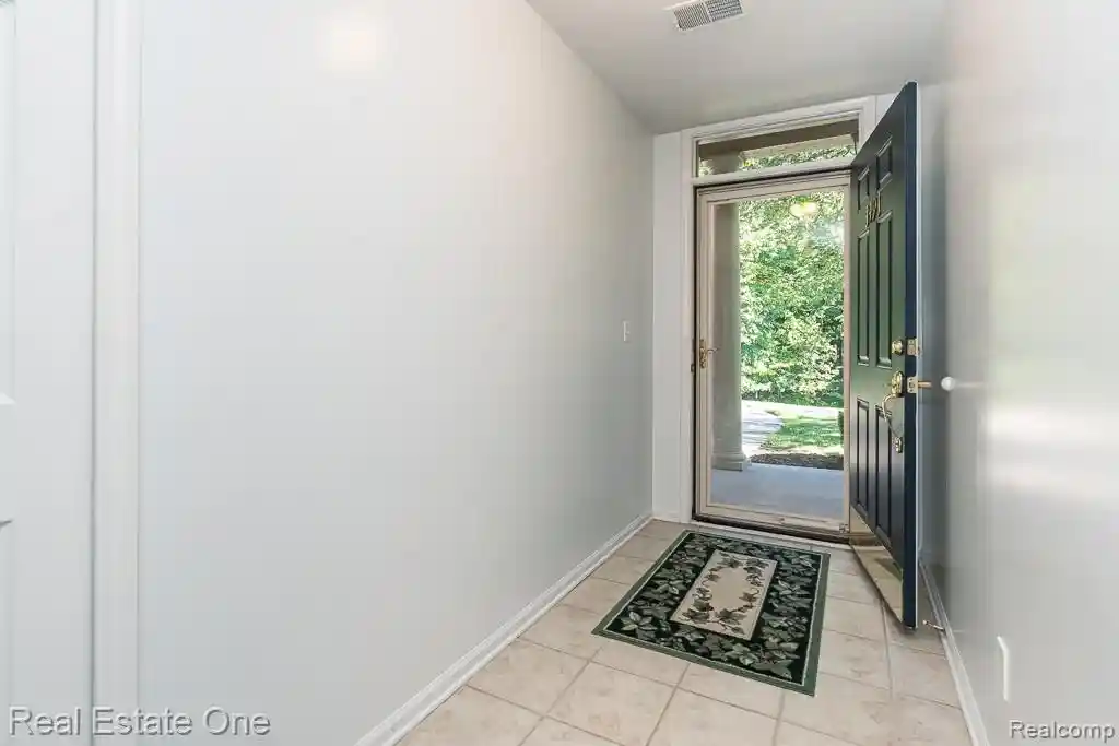 Listing Photo 42 - Condo for sale in 3491 Tremonte Cir S located at 3491 Tremonte Cir S, Rochester, MI 48306 - Unit 3491 Tremonte Cir S