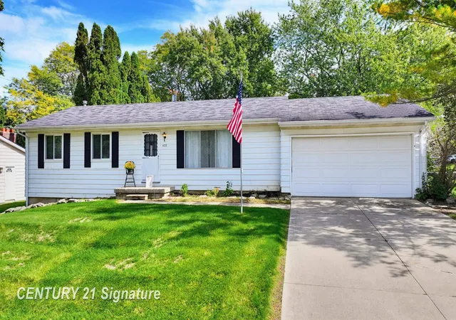 Single family home for sale at 429 Holland Rd, Flushing, MI 48433 | MLS# 5050223835