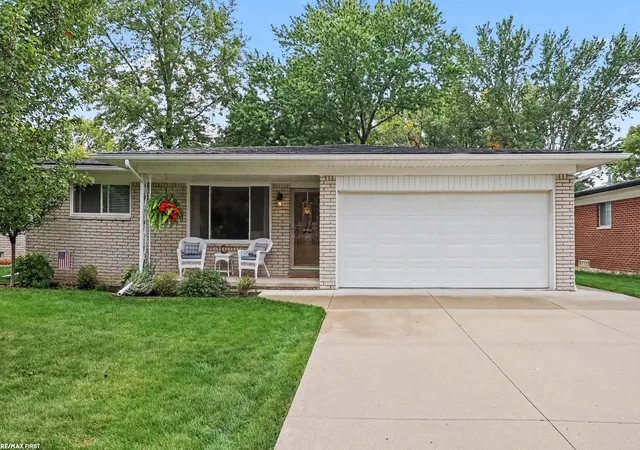 Photo 2 of Single family home for sale at 17512 Contesti Dr, Clinton Township, MI 48035 | MLS# 58050223837 | Listing updated on 2026-10-14
