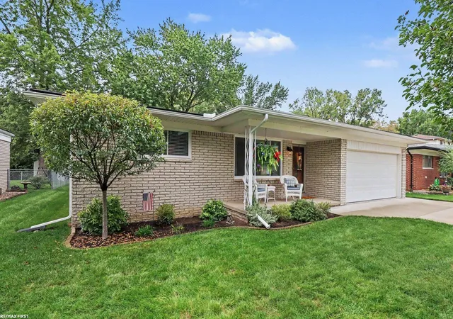Photo 3 of Single family home for sale at 17512 Contesti Dr, Clinton Township, MI 48035 | MLS# 58050223837 | Listing updated on 2026-10-14