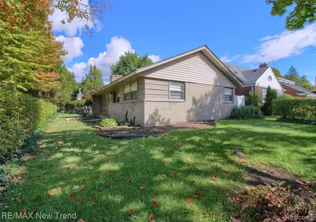 Photo 3 of Single family home for sale at 1823 Bradford Rd, Birmingham, MI 48009 | MLS# 20261080314 | Listing updated on 2026-10-09