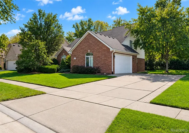 Photo 2 of Single family home for sale at 26729 Hawthorne Blvd, Flat Rock, MI 48134 | MLS# 20261080323 | Listing updated on 2026-10-12