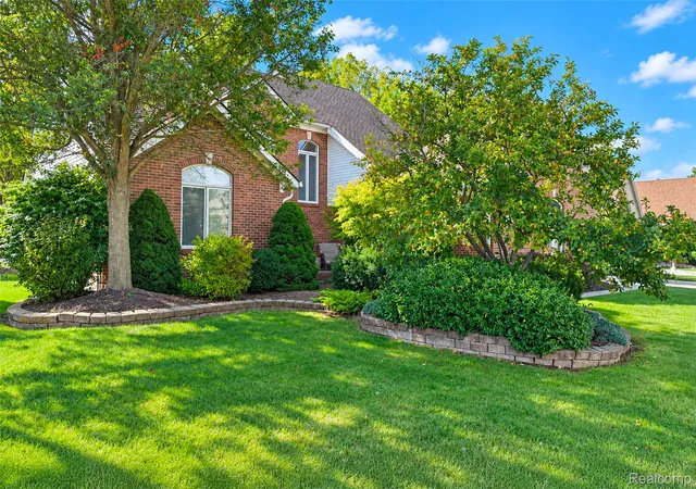 Photo 3 of Single family home for sale at 26729 Hawthorne Blvd, Flat Rock, MI 48134 | MLS# 20261080323 | Listing updated on 2026-10-12