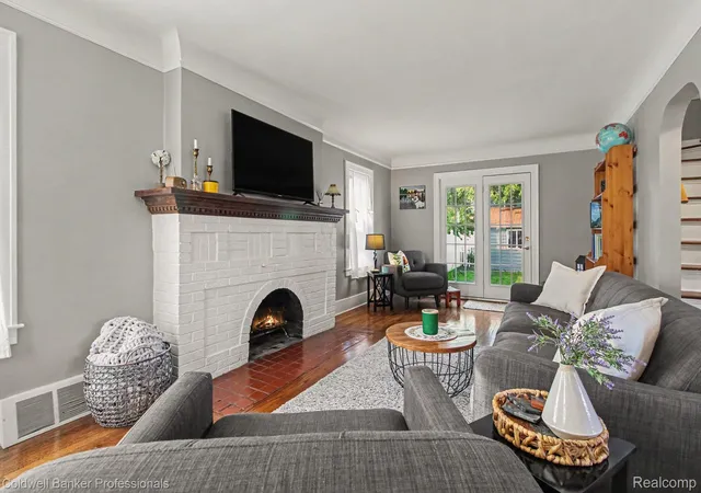Photo 3 of Single family home for sale at 1118 Oxford Rd, Berkley, MI 48072 | MLS# 20261080328 | Listing updated on 2026-10-15