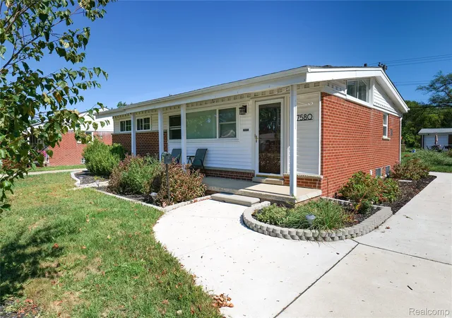 Photo 1 of Single family home for sale at 17580 Dolores St, Livonia, MI 48152 | MLS# 20261080351 | Listing updated on 2026-10-08