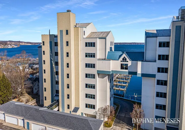 Photo 3 of Condo for sale at 2964 Lakeshore Dr #E403, Muskegon, MI 49441 | MLS# 71026052909 | Listing updated on 2026-10-26