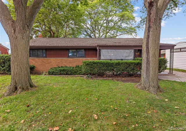 Photo 1 of Single family home for sale at 32149 Saint Annes Dr, Warren, MI 48092 | MLS# 20261080353 | Listing updated on 2026-10-17