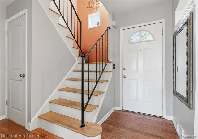 Listing Photo 2 - Condo for sale in building located at 2798 Page Ave, Ann Arbor, MI 48104