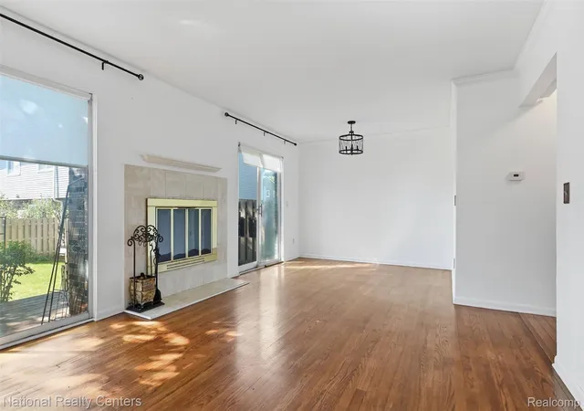 Listing Photo 3 - Condo for sale in building located at 2798 Page Ave, Ann Arbor, MI 48104