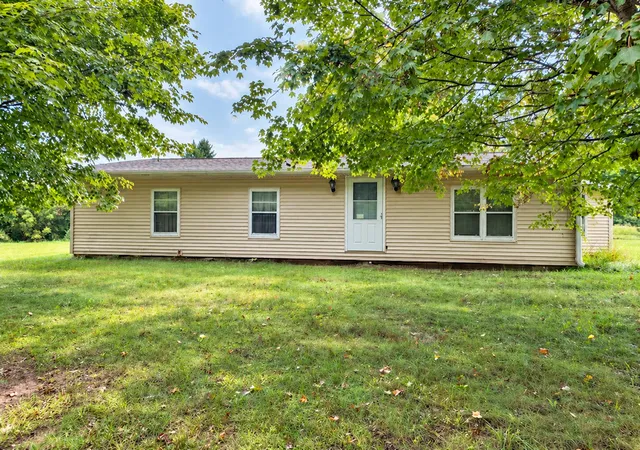 Single family home for sale at 7860 W Wx Ave, Schoolcraft, MI 49087 | MLS# 66026052922