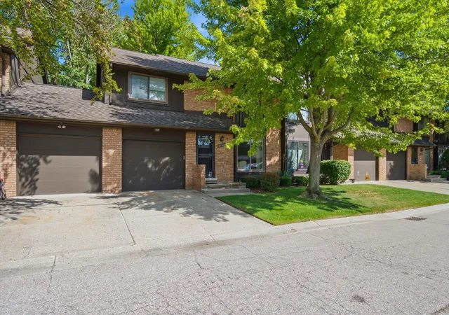 Photo 1 of Condo for sale at 37244 Clubhouse Dr, Sterling Heights, MI 48312 | MLS# 81026052924 | Listing updated on 2026-10-13