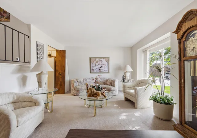 Listing Photo 4 - Condo for sale in building located at 37244 Clubhouse Dr, Sterling Heights, MI 48312