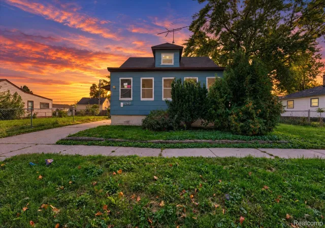 Photo 2 of Single family home for sale at 8282 Maxwell Ave, Warren, MI 48089 | MLS# 20261080376 | Listing updated on 2026-10-12