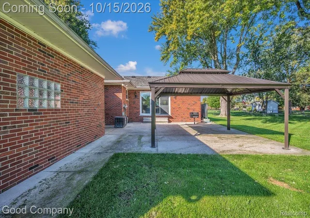 Photo 4 of Single family home for sale at 22831 Ulrich St, Clinton Township, MI 48036 | MLS# 20261080392 | Listing updated on 2026-10-18