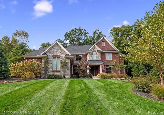 Photo 1 of Sale Pending at 5648 Ciderberry Dr, Brighton, MI 48116 | MLS# 20261080405 | Listing updated on 2026-10-12