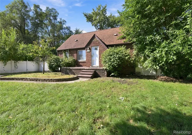 Photo 3 of Single family home for sale at 23095 Hill Ave, Warren, MI 48091 | MLS# 20261080406 | Listing updated on 2026-10-09