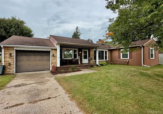 Photo 1 of Single family home for sale at 1215 16th Street, Port Huron, MI 48060 | MLS# 20261080410 | Listing updated on 2026-10-06