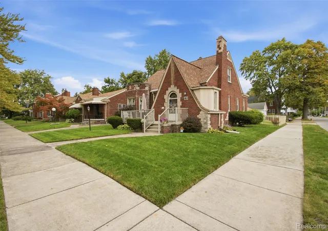 Photo 2 of Single family home for sale at 202 Riverside Dr, Detroit, MI 48215 | MLS# 20261080414 | Listing updated on 2026-10-13