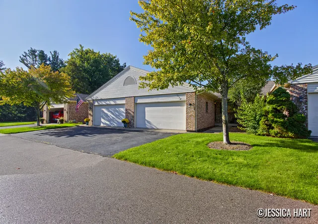 Photo 2 of Condo for sale at 1016 Bayou Dr Sw, Byron Center, MI 49315 | MLS# 65026052934 | Listing updated on 2026-10-05