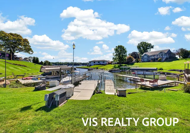 Photo 3 of Single family home for sale at 16119 Harbor Point Dr, Spring Lake, MI 49456 | MLS# 71026052941 | Listing updated on 2026-10-13