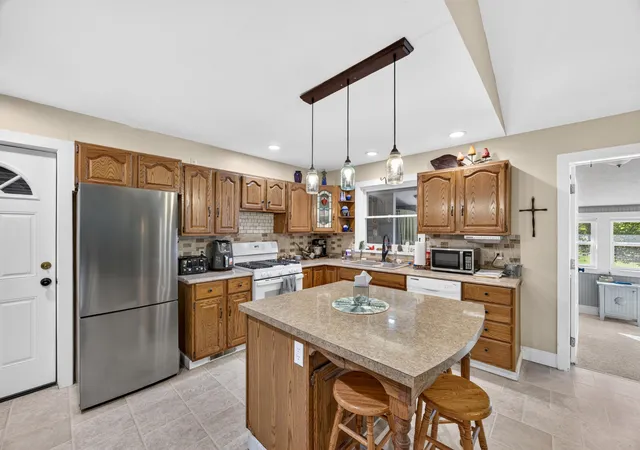 Photo 3 of Single family home for sale at 913 E High St, Greenville, MI 48838 | MLS# 72026052949 | Listing updated on 2026-10-06