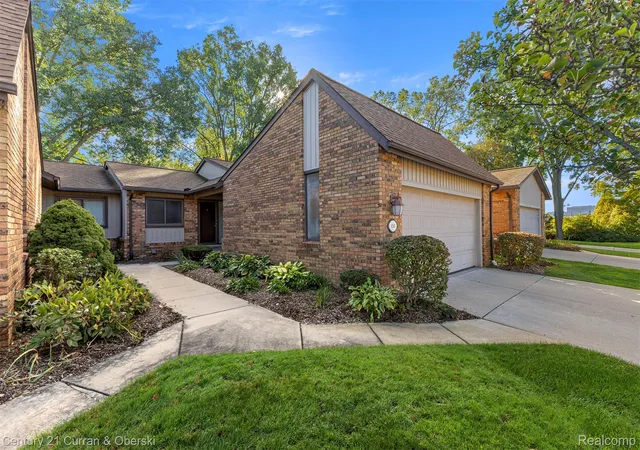 Photo 1 of Condo for sale at 4588 Laurel Clb Cir, West Bloomfield, MI 48323 | MLS# 20261080450 | Listing updated on 2026-10-12