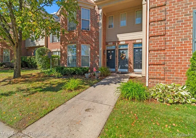 Photo 3 of Condo for sale at 1151 Chestnut St, Pontiac, MI 48342 | MLS# 20261080476 | Listing updated on 2026-10-20