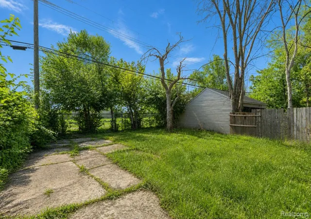 Photo 2 of Single family home for sale at 15276 Rochelle St, Detroit, MI 48205 | MLS# 20261080478 | Listing updated on 2026-10-14