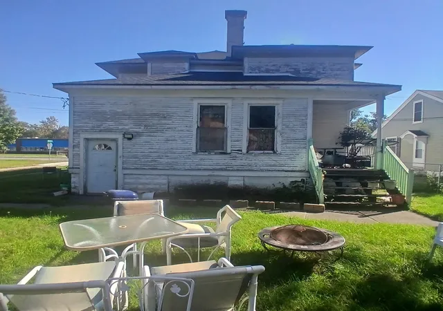 Photo 3 of Single family home for sale at 708 Mcalister Ave, Benton Harbor, MI 49022 | MLS# 69026052953 | Listing updated on 2026-10-20