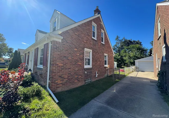 Photo 3 of Single family home for sale at 1505 Highview St, Dearborn, MI 48128 | MLS# 20261080488 | Listing updated on 2026-10-06