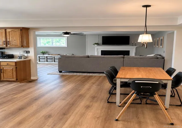 Photo 2 of Single family home for sale at 820 Huntsford Dr, Troy, MI 48084 | MLS# 20261080508 | Listing updated on 2026-10-06