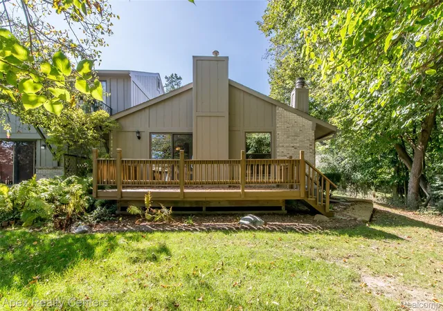 Photo 3 of Condo for sale at 1821 Van Hl Ct, Rochester, MI 48309 | MLS# 20261080510 | Listing updated on 2026-10-19