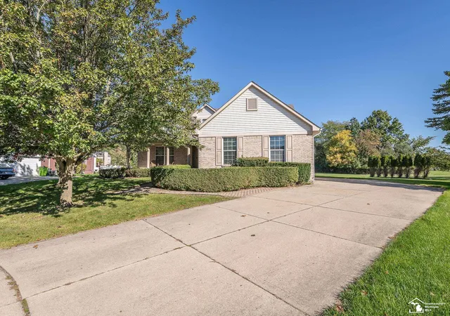 Photo 1 of Single family home for sale at 25028 Maxwell Ln, Flat Rock, MI 48134 | MLS# 57050223874 | Listing updated on 2026-10-10