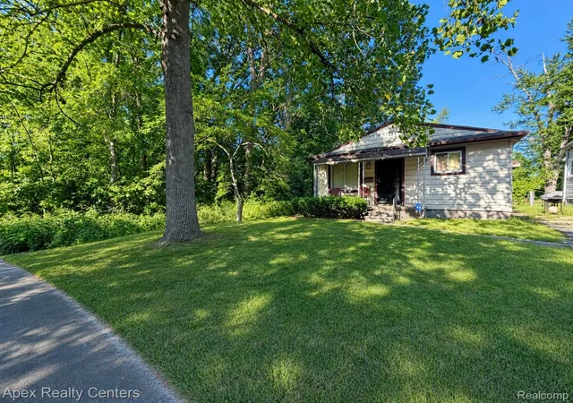 Photo 1 of Single family home for sale at 15949 Winston, Redford, MI 48239 | MLS# 20261080526 | Listing updated on 2026-10-19