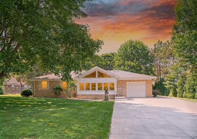 Photo 2 of Single family home for sale at 1486 S Lakeshore Dr, Lake City, MI 49651 | MLS# 20261080531 | Listing updated on 2026-10-09