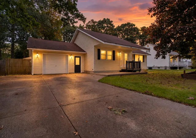 Single family home for sale at 3171 Kooi St, Muskegon, MI 49444 | MLS# 66026052973