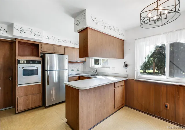 Photo 3 of Single family home for sale at 30190 Pleasant Trl, Southfield, MI 48076 | MLS# 20261080547 | Listing updated on 2026-10-06