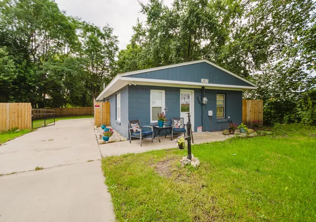 Photo 2 of Single family home for sale at 102 E Beers St, Decatur, MI 49045 | MLS# 66026052976 | Listing updated on 2026-10-08