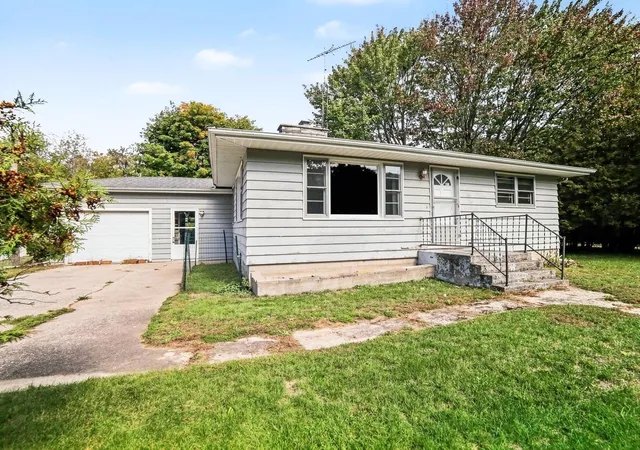 Photo 1 of Single family home for sale at 6740 W Virnetta Dr, Ludington, MI 49431 | MLS# 67026052979 | Listing updated on 2026-10-10