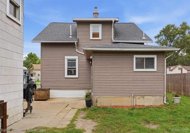 Photo 3 of Single family home for sale at 6658 S Huron River Dr, South Rockwood, MI 48179 | MLS# 20261080579 | Listing updated on 2026-10-24